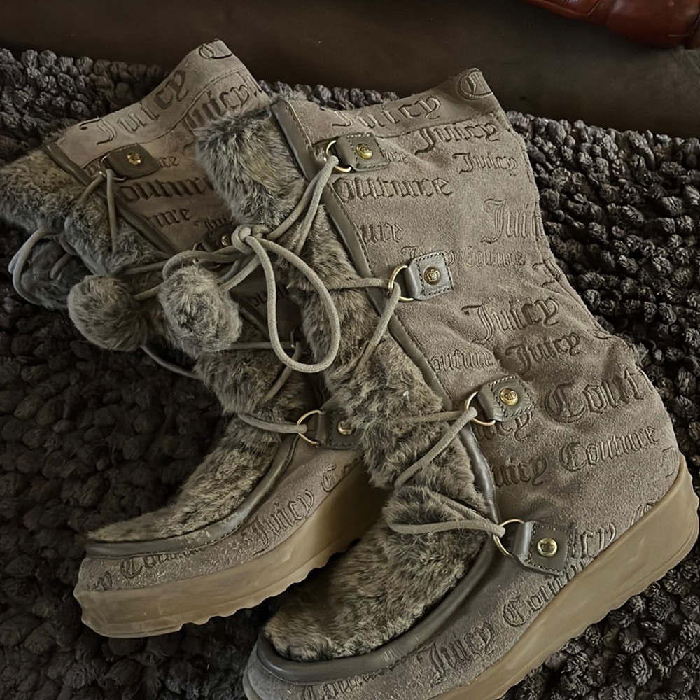 EUC Juicy Couture Taupe/Grey Vegan fur Mukluks 7-8